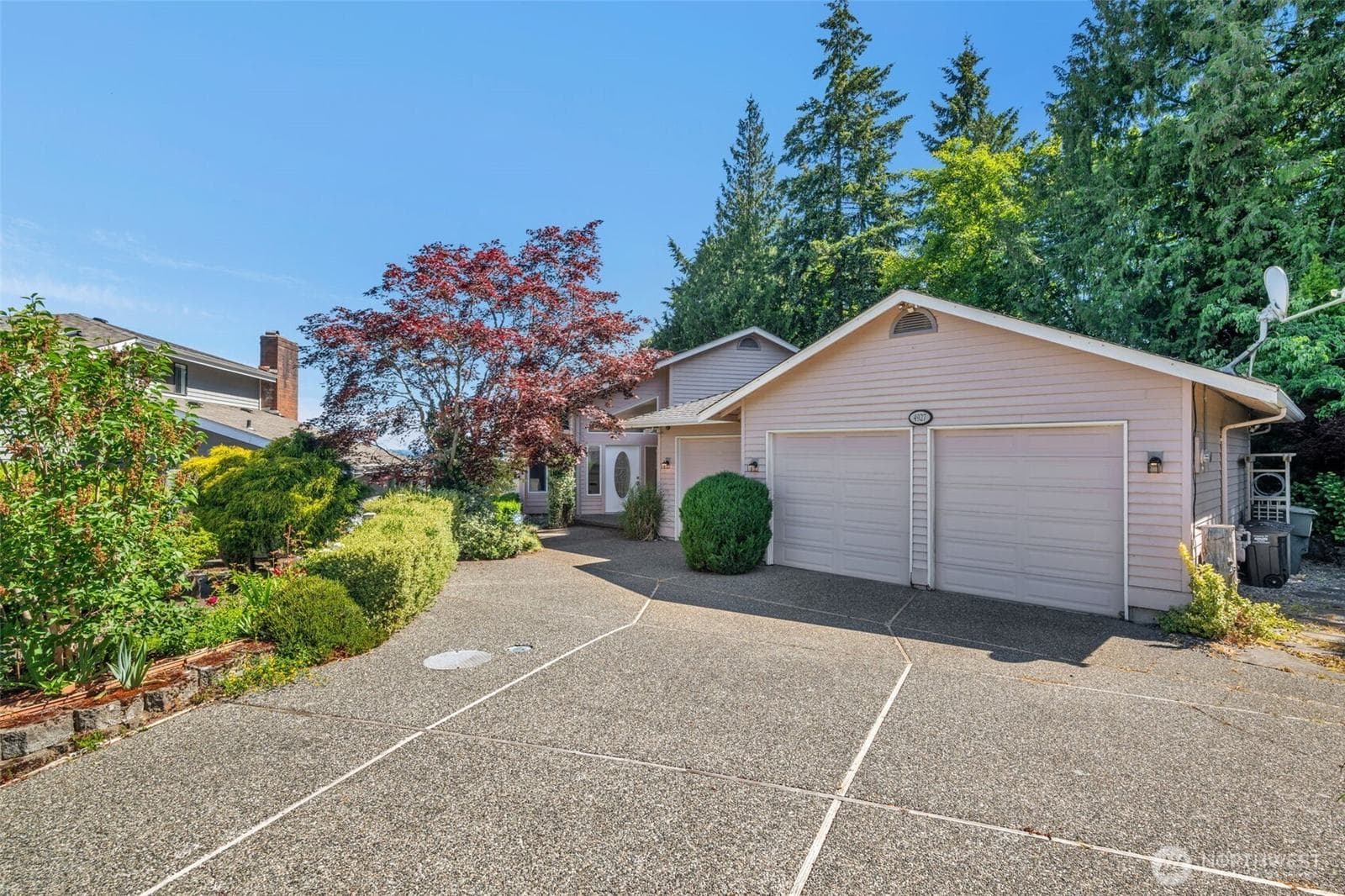 4927 23rd Avenue W, Everett, Washington — sold by Pumma Properties